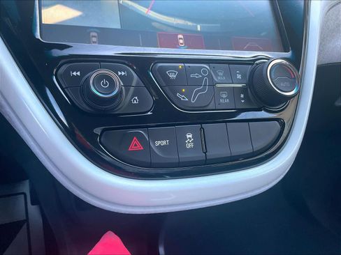 Used 2019 Chevrolet Bolt Premier w/ Infotainment Package image 11