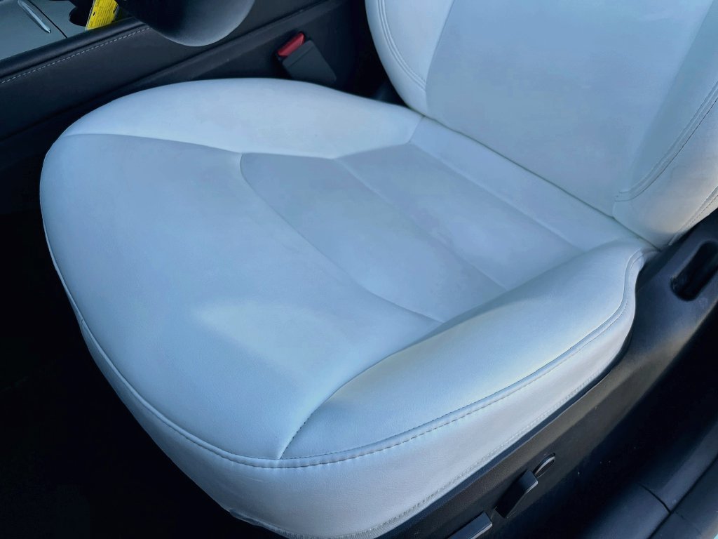 Used 2025 Tesla Model Y Long Range RWD image 19