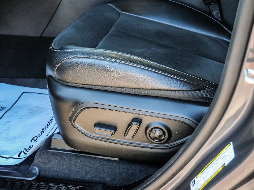 Used 2024 Jeep Grand Cherokee Altitude RWD image 32