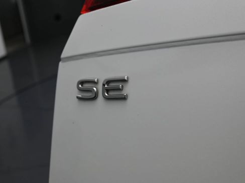 Used 2023 Volkswagen Tiguan SE FWD image 36