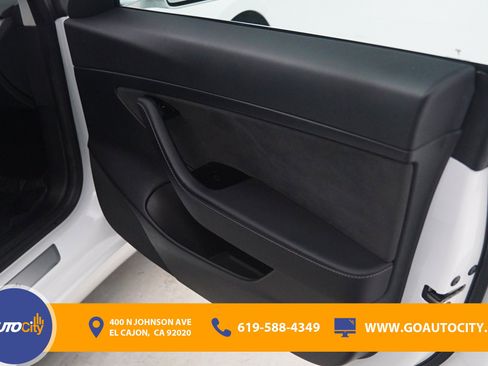 Used 2020 Tesla Model 3 Standard Range image 17