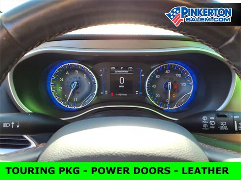 Used 2020 Chrysler Pacifica Touring-L image 19