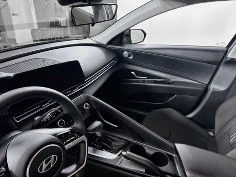 Used 2024 Hyundai Elantra SEL FWD image 6
