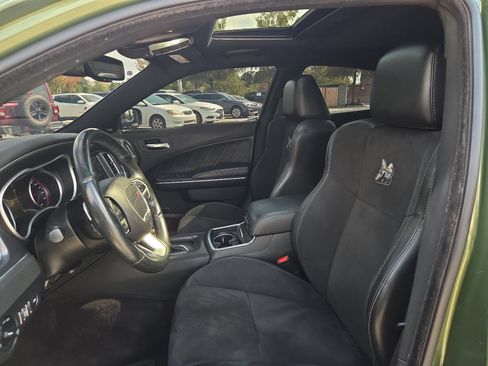 Used 2018 Dodge Charger R/T Scat Pack RWD image 13