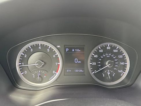 Used 2019 Hyundai Santa Fe SE AWD/4WD image 15