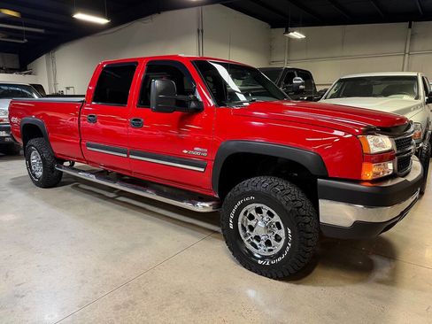 Used 2006 Chevrolet Silverado 2500 LT w/ Heavy-Duty Power Package AWD/4WD image 58