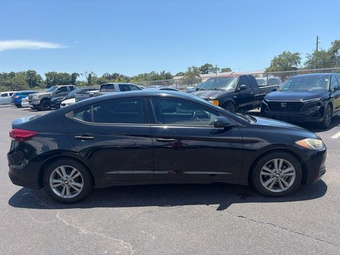 Used 2017 Hyundai Elantra SE FWD image 8