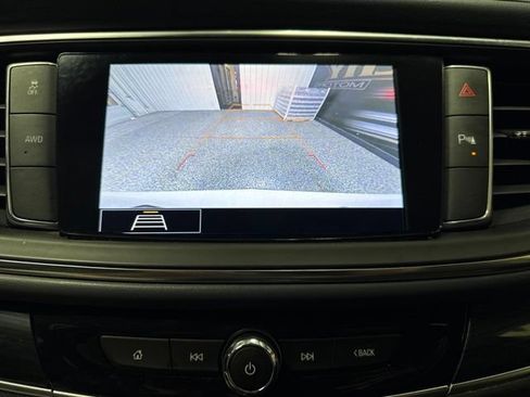 Used 2020 Buick Enclave Essence w/ Sound and Sites Package AWD/4WD image 9