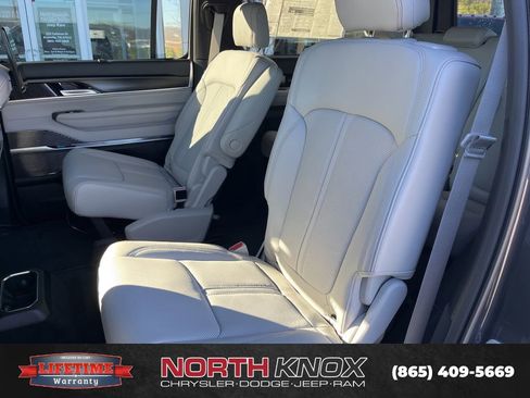 New 2026 Jeep Grand Wagoneer Summit w/ Rear Seat Video Group I AWD/4WD image 16