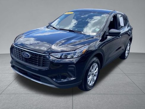 Used 2025 Ford Escape Active AWD/4WD image 2