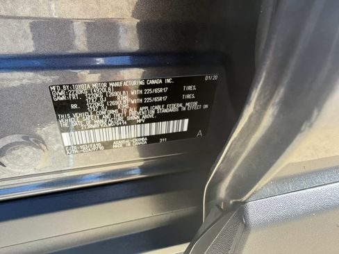 Used 2020 Toyota RAV4 XLE w/ Convenience Package AWD/4WD image 27