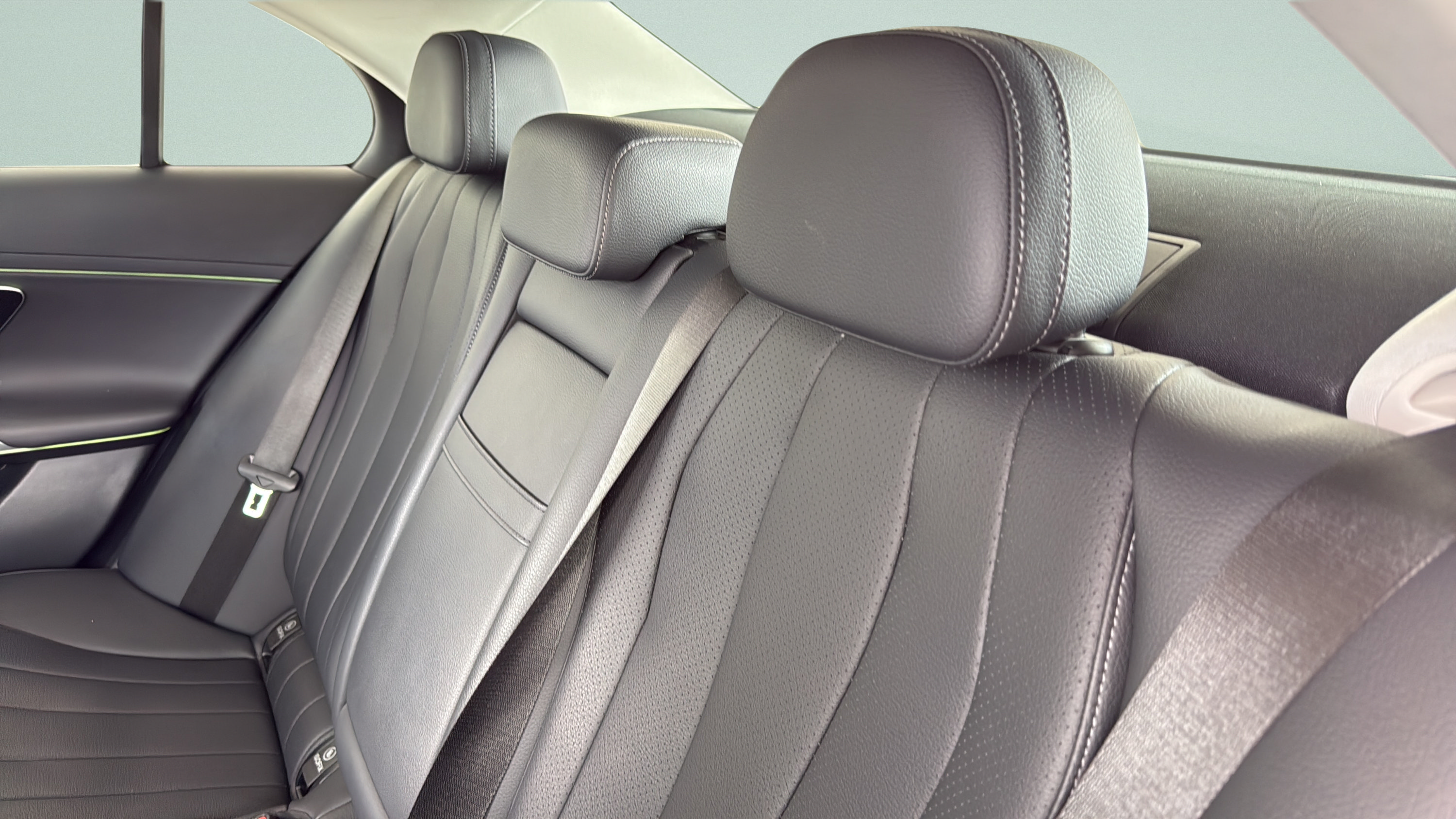 Certified 2025 Mercedes-Benz E 350 4MATIC Sedan w/ Winter Package image 22