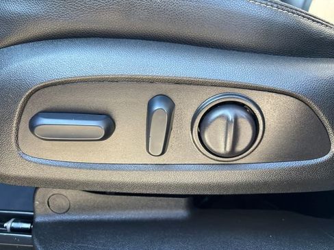 Used 2024 GMC Terrain SLT image 37