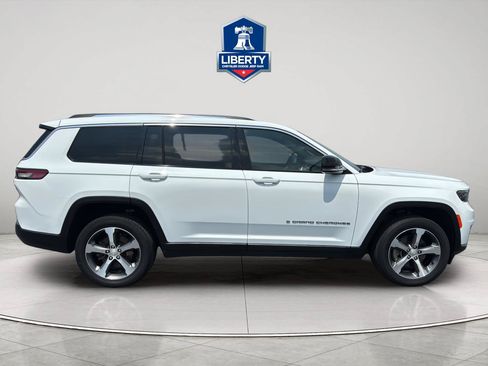Used 2023 Jeep Grand Cherokee L Limited AWD/4WD image 13