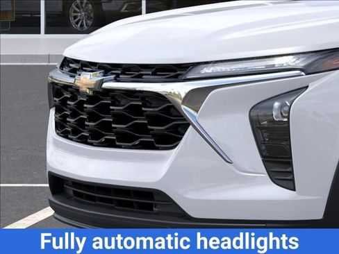 New 2026 Chevrolet Trax LS w/ LS Convenience Package FWD image 16
