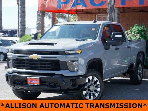 Used 2025 Chevrolet Silverado 2500 Custom w/ Custom Value Package RWD image 4