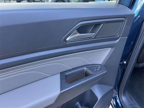 Certified 2022 Volkswagen Atlas Cross Sport SE image 12