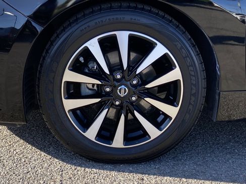 Used 2018 Nissan Altima 2.5 SV image 9