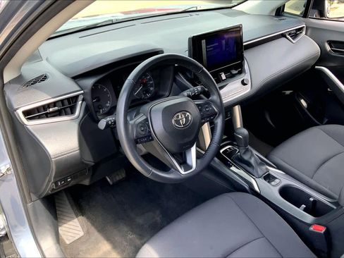 Used 2023 Toyota Corolla Cross LE image 16