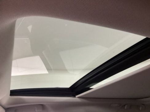 Used 2019 Nissan Rogue SV w/ Sun & Sound Touring Package image 13