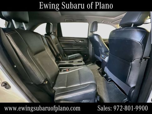 Used 2015 Toyota Highlander Limited Platinum AWD/4WD image 30