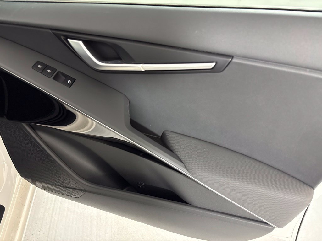 New 2026 Kia Niro Wind FWD image 15