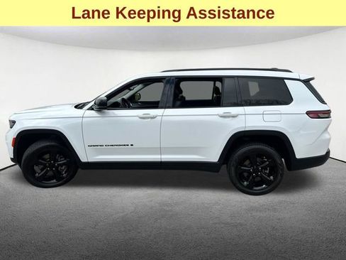 Used 2023 Jeep Grand Cherokee L Limited w/ Black Appearance Package AWD/4WD image 6