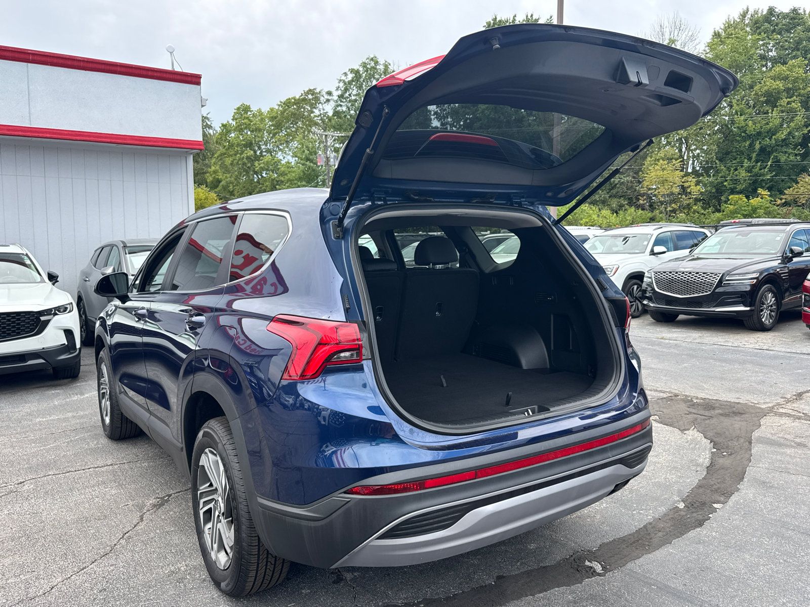 Used 2023 Hyundai Santa Fe SE AWD/4WD image 17