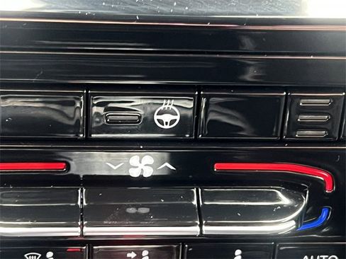 Used 2024 Jeep Grand Cherokee Altitude image 27