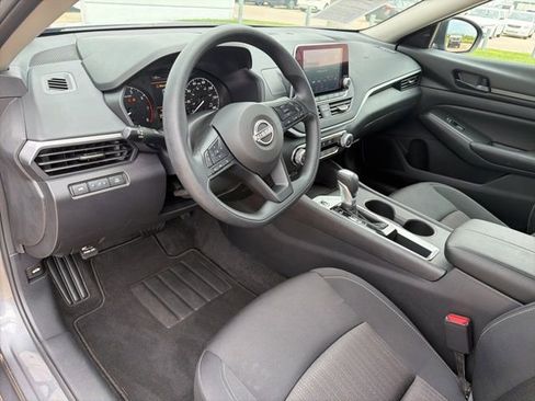 Used 2025 Nissan Altima 2.5 S FWD image 18