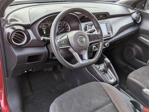 Used 2020 Nissan Kicks SV image 17