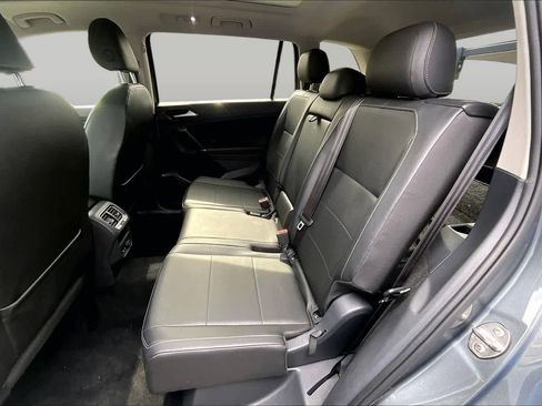 Used 2018 Volkswagen Tiguan SEL FWD image 21