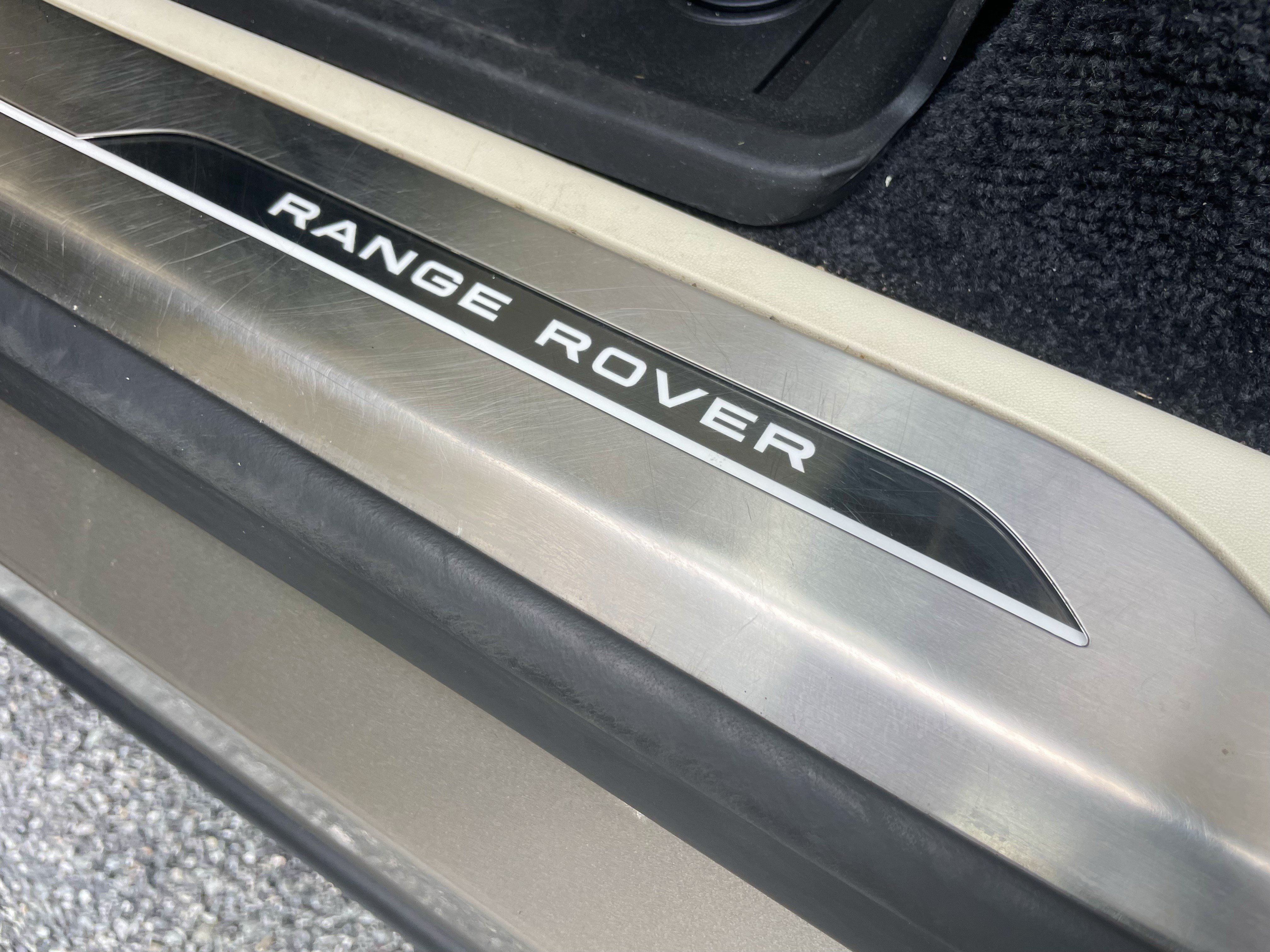 Used 2025 Land Rover Range Rover Long Wheelbase SE AWD/4WD image 35