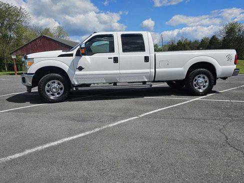 Used 2016 Ford F250 XLT w/ XLT Premium Package AWD/4WD image 2
