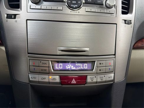 Used 2011 Subaru Outback 2.5i Limited AWD/4WD image 21
