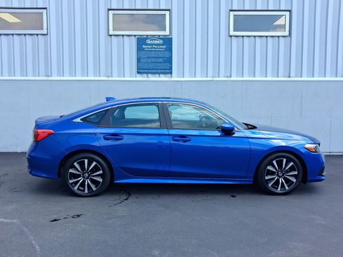 Used 2024 Honda Civic EX image 9