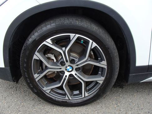 Used 2021 BMW X1 xDrive28i w/ Convenience Package AWD/4WD image 16