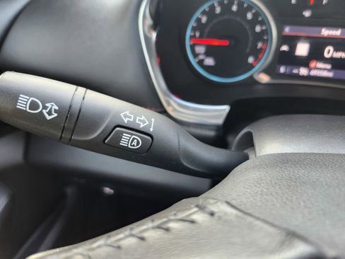 Used 2022 Chevrolet Traverse RS image 16