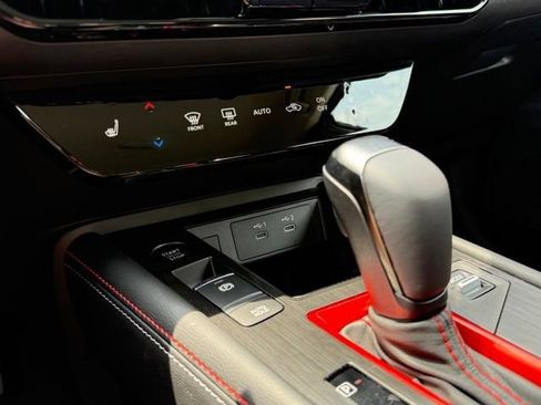 New 2026 Nissan Kicks SR FWD image 22