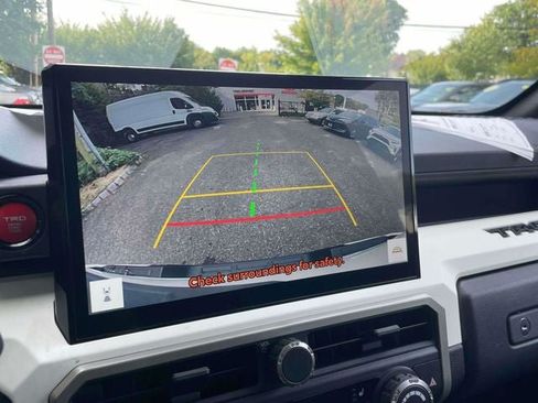 Used 2024 Toyota Tacoma SR5 AWD/4WD image 28