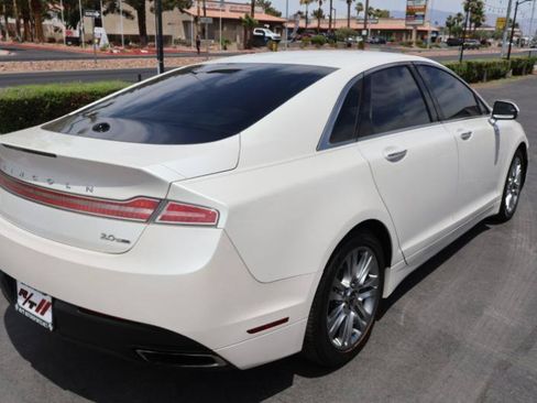 Used 2014 Lincoln MKZ FWD image 7