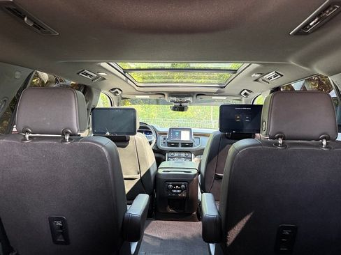 Used 2023 Chevrolet Tahoe Premier w/ Advanced Technology Package AWD/4WD image 34