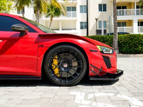 Used 2017 Audi R8 V10 plus w/ 20" Wheel Package AWD/4WD image 37