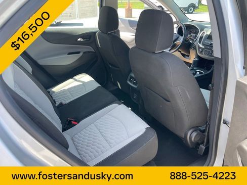 Used 2019 Chevrolet Equinox LS FWD image 17