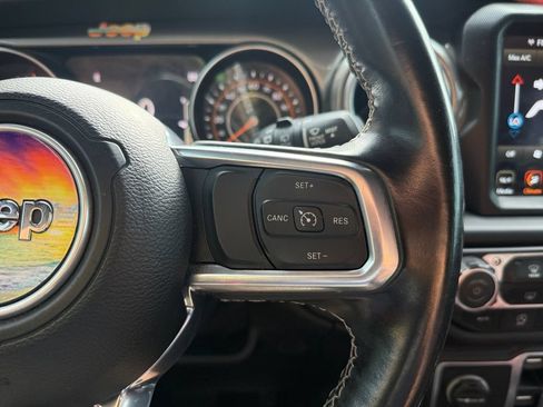 Used 2021 Jeep Wrangler Unlimited Sahara AWD/4WD image 22