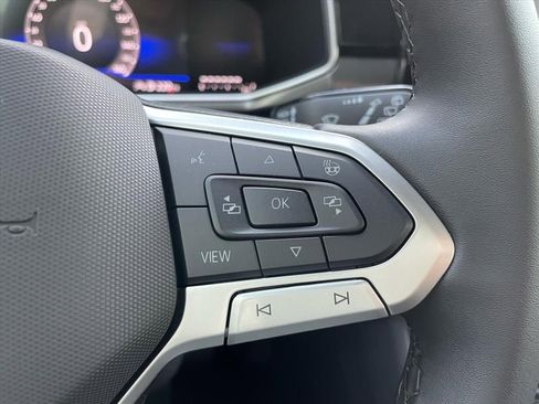 New 2026 Volkswagen Taos SE FWD image 8