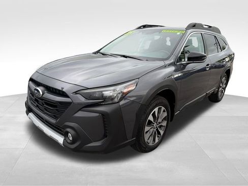 Used 2025 Subaru Outback Limited AWD/4WD image 3