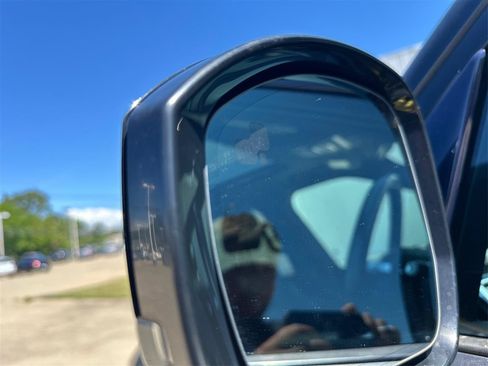 Used 2018 Land Rover Discovery HSE AWD/4WD image 31
