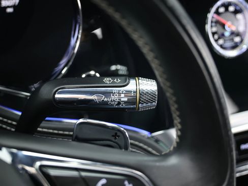 Used 2020 Bentley Flying Spur W12 image 30