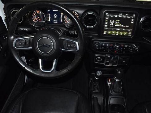 Used 2022 Jeep Wrangler Unlimited Sahara image 14